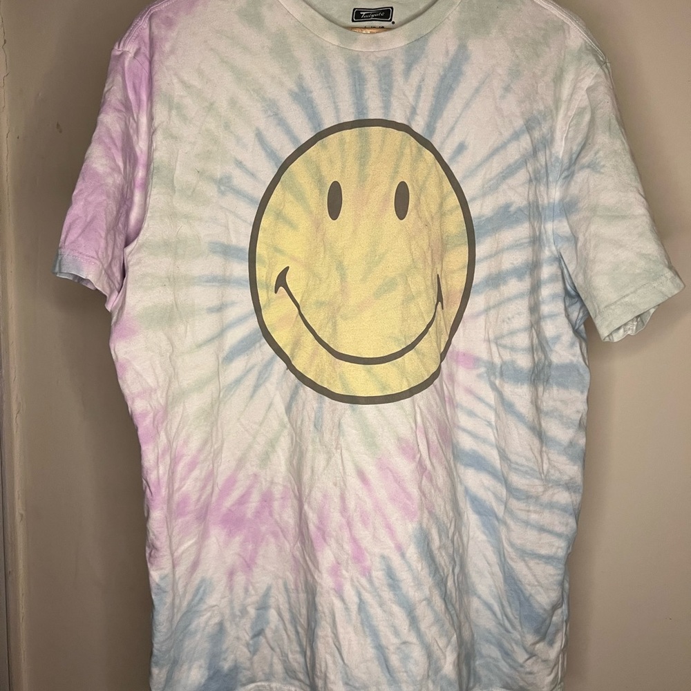 Tailgate (AE) Pride Smiley “We Don’t Like Hate” Graphic Tee - Tie Dye